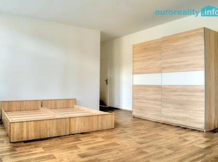 Pronájem bytu, 2+kk, 62 m²