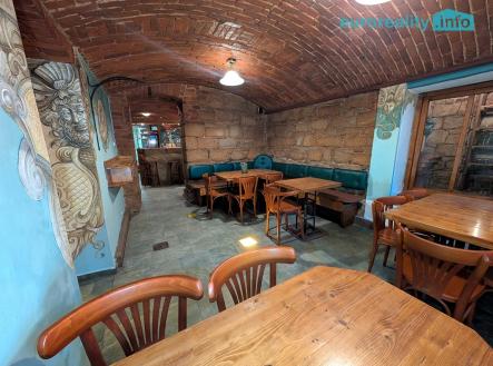 Pronájem kanceláře, 192 m²