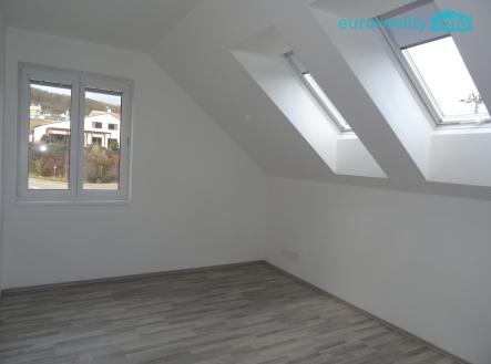 Pronájem bytu, 1+kk, 35 m²