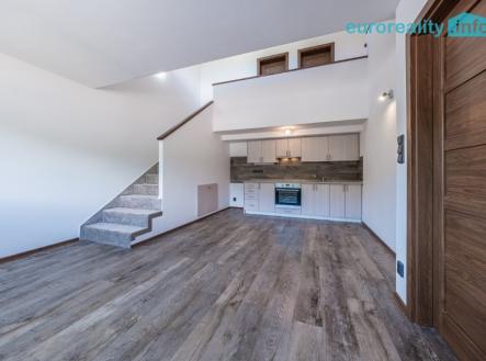Pronájem bytu, 3+kk, 84 m²