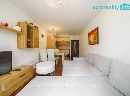 Pronájem bytu, 2+kk, 82 m²