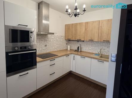 Pronájem bytu, 2+kk, 82 m²