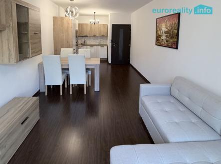 Pronájem bytu, 2+kk, 82 m²