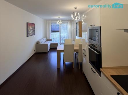 Pronájem bytu, 2+kk, 82 m²