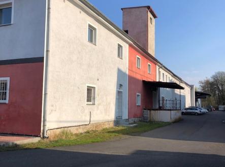 Pronájem skladovací prostor, 1 800 m²