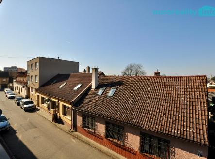 výhled do ulice
