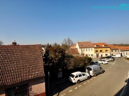 výhled do ulice