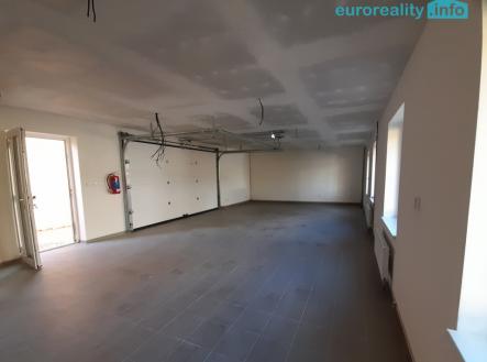 Pronájem obchodní prostor, 58 m²