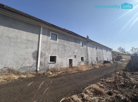 Prodej obchodní prostor, 1 900 m²