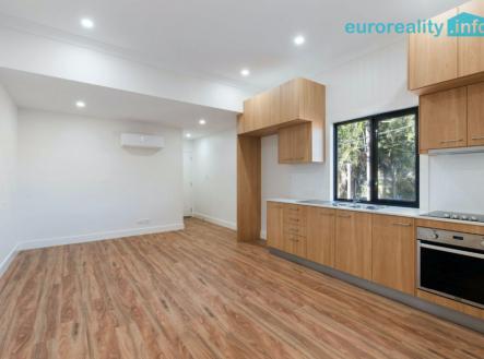 Pronájem bytu, 3+kk, 80 m²