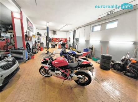 Prodej obchodní prostor, 288 m²