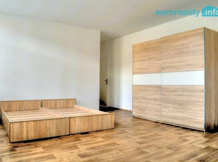 Pronájem bytu, 1+1, 62 m²