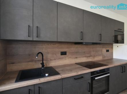 Pronájem bytu, 1+1, 62 m²