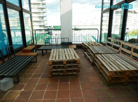 Pronájem obchodní prostory, 347 m²