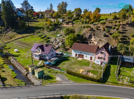 Prodej domu se zahradou, garáží a stodolou, pozemek 527 m², Starý Hrozňatov