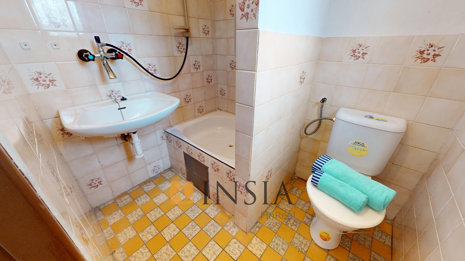 Rodinny-dum-Borovno-04172025_220701