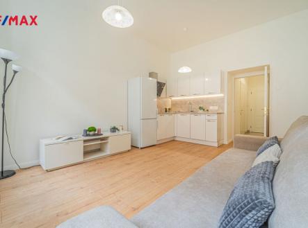 Pronájem bytu, 1+kk, 27 m²