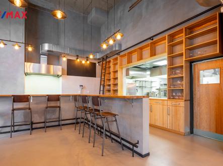 Prodej - restaurace, 365 m²