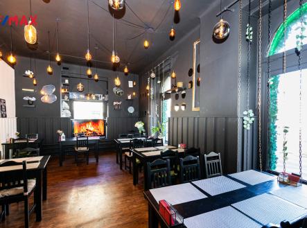 Pronájem - restaurace, 183 m²