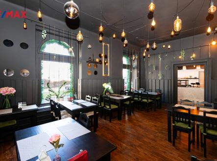 Pronájem - restaurace, 183 m²