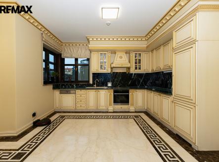 Pronájem domu/vily, 450 m²