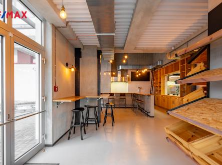 Pronájem restaurace, 365 m²