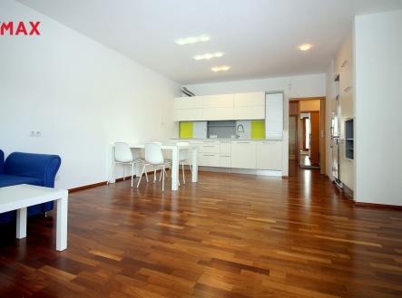 Pronájem bytu, 4+kk, 99 m²