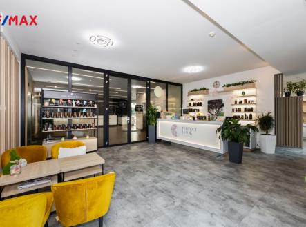 Pronájem obchodní prostor, 177 m²