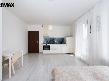 Pronájem bytu, 1+kk, 38 m²
