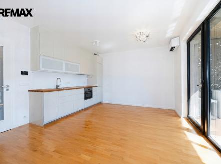 Pronájem bytu, 1+kk, 43 m²