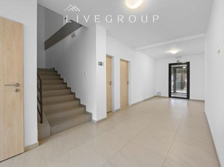Pronájem bytu, 1+kk, 32 m²