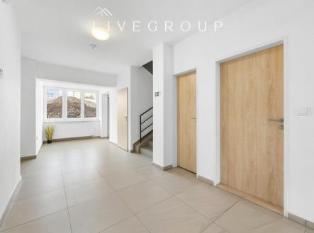 Pronájem bytu, 1+kk, 32 m²
