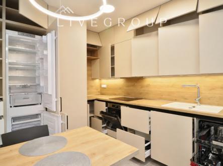 Pronájem bytu, 3+kk, 94 m²