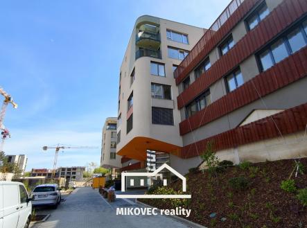 Pronájem bytu, 2+kk, 75 m²