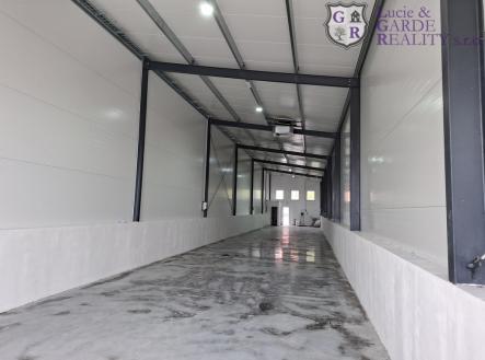 Pronájem skladovací prostor, 232 m²