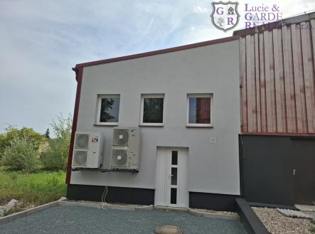 Pronájem skladovací prostor, 232 m²