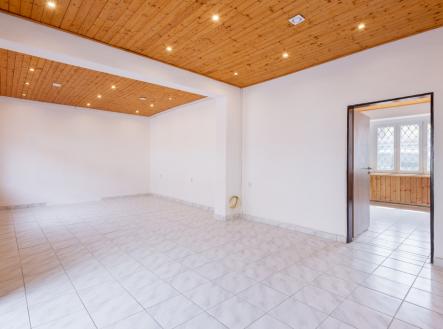 Pronájem obchodní prostory, 131 m²