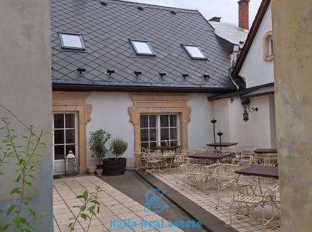 Prodej komerčního objektu, jiný, 950 m²