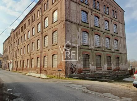 Pronájem skladu, 600 m²