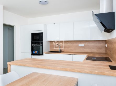 Pronájem bytu, 3+kk, 2 500 m²