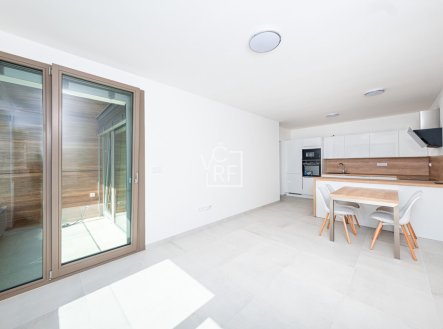Pronájem bytu, 3+kk, 2 500 m²