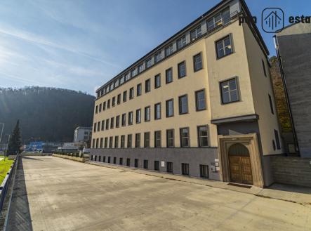 Prodej - hotel, 2 500 m²