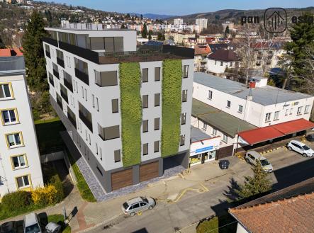 Prodej nájemního domu, 1 300 m²