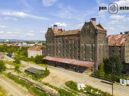 Prodej pozemku pro komerční výstavbu, 35 096 m²