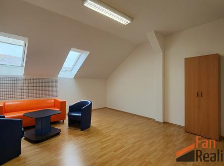 Pronájem kanceláře, 40 m²