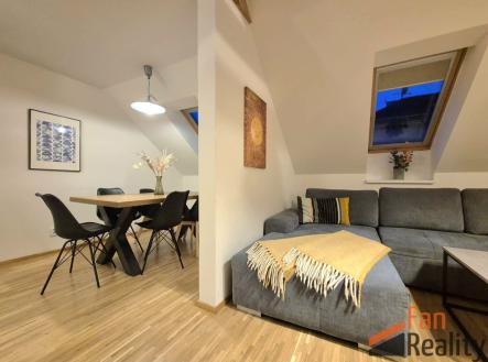 Pronájem bytu, 3+kk, 90 m²