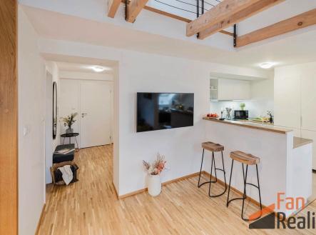 Pronájem bytu, 3+kk, 100 m²