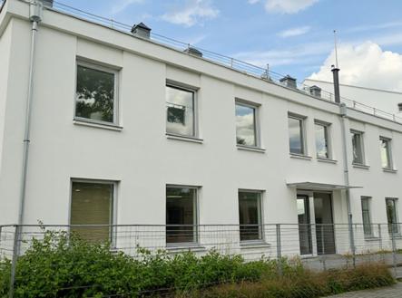 Prodej - pozemek pro komerční výstavbu, 742 m²