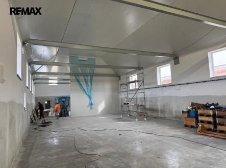 Pronájem výrobní prostory, 878 m²