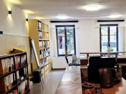 Pronájem kanceláře, 84 m²